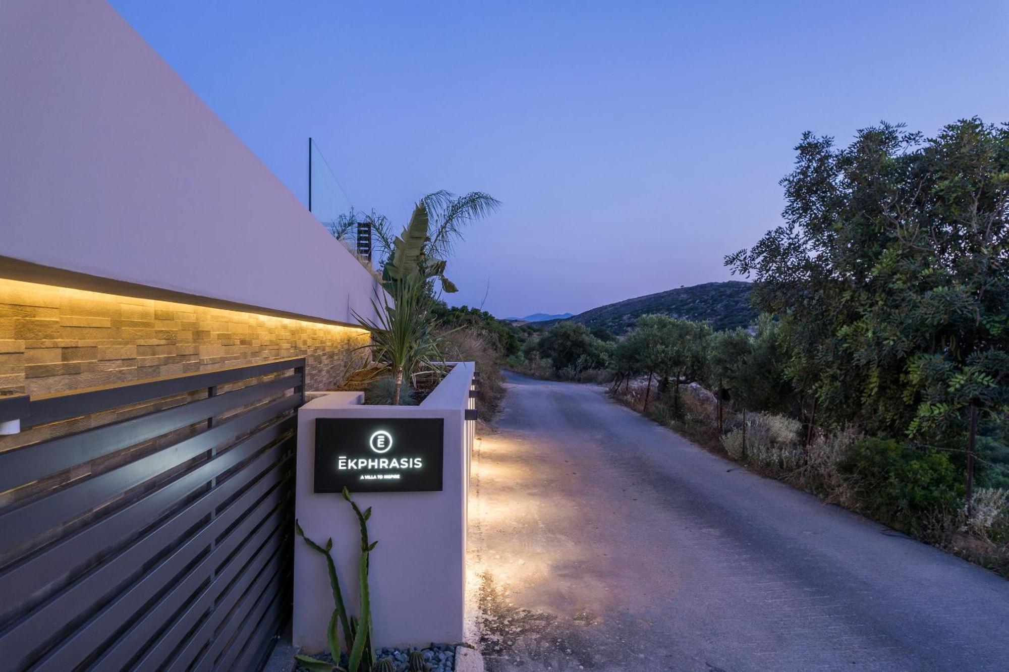 Villa Ekphrasis With Sea View And Jacuzzi Ravdhoukha Exterior photo