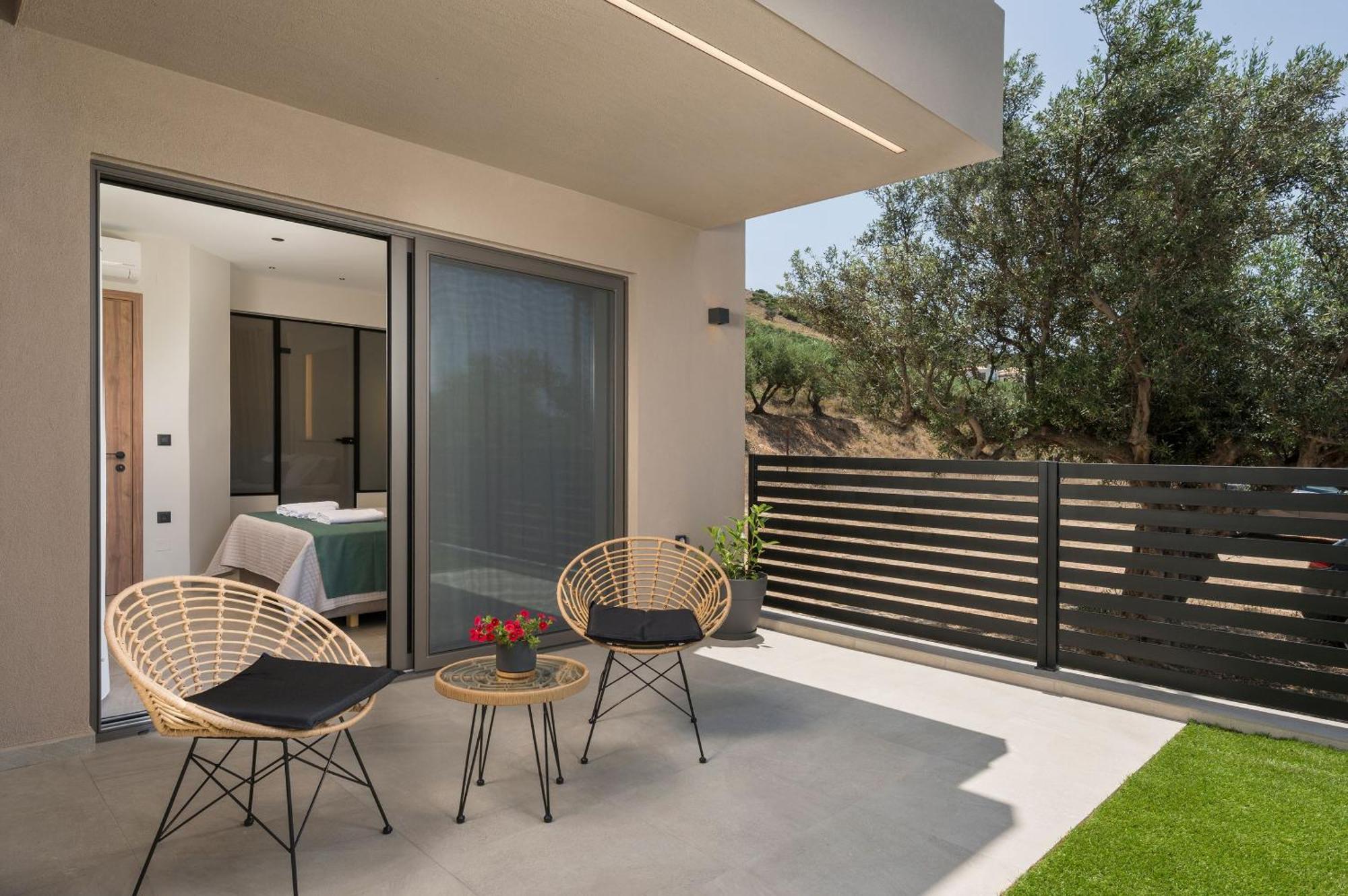 Villa Ekphrasis With Sea View And Jacuzzi Ravdhoukha Exterior photo