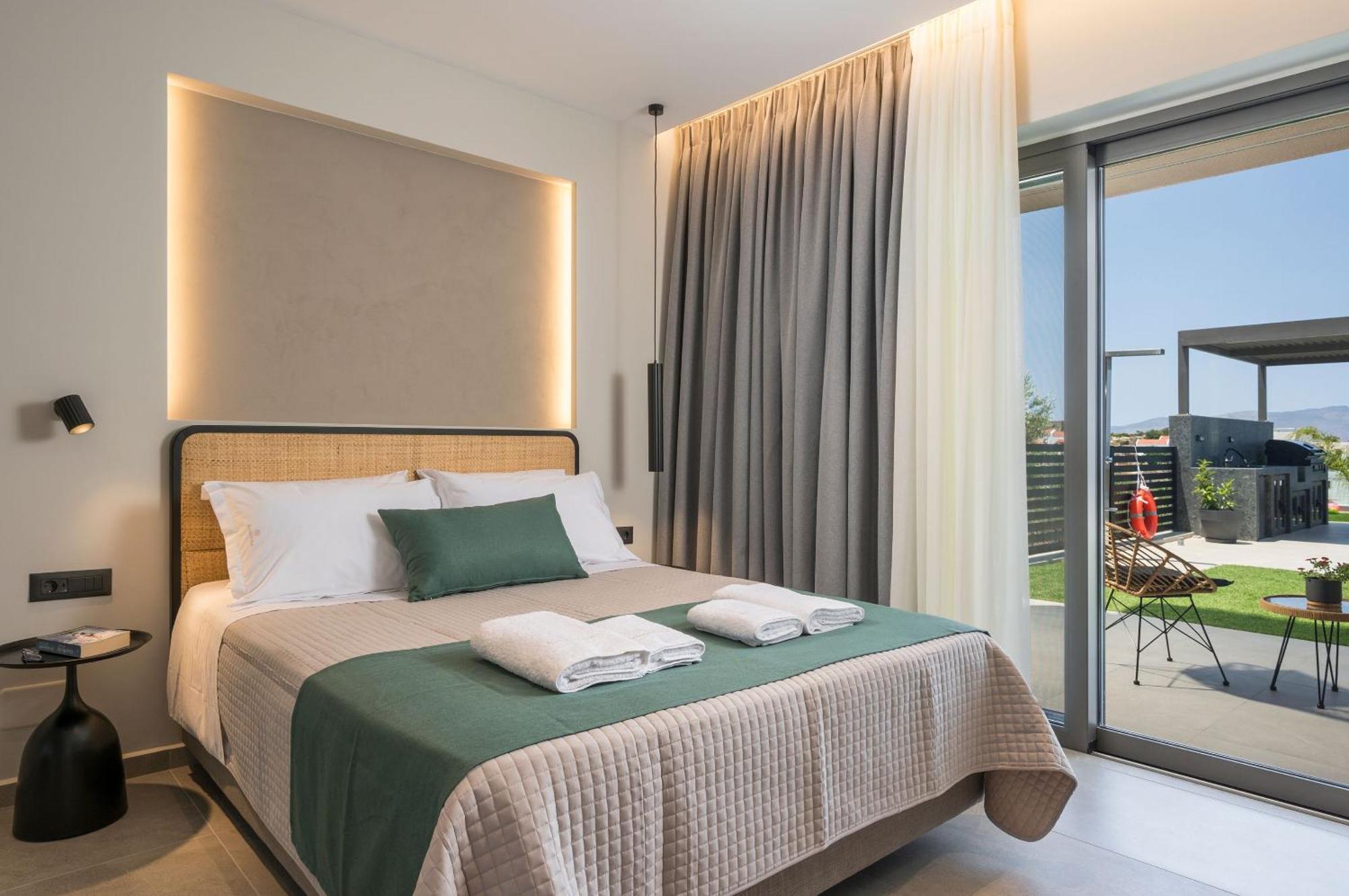 Villa Ekphrasis With Sea View And Jacuzzi Ravdhoukha Exterior photo